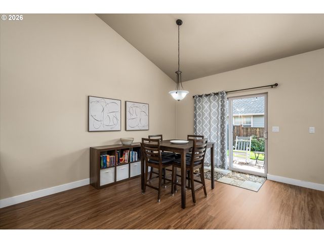 4155 STELLAR Way, Springfield, OR 97478