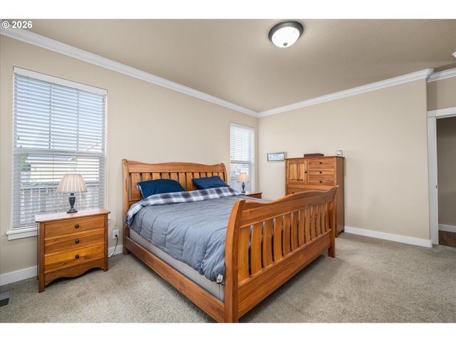 4155 STELLAR Way, Springfield, OR 97478