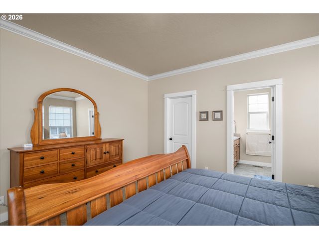 4155 STELLAR Way, Springfield, OR 97478