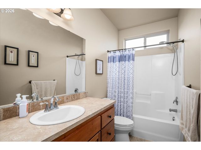 4155 STELLAR Way, Springfield, OR 97478