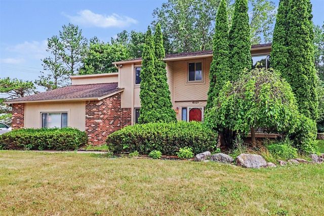 6021 Fairbrook Drive, West Bloomfield, MI 48322