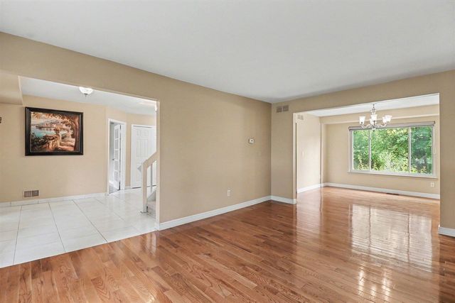 6021 Fairbrook Drive, West Bloomfield, MI 48322