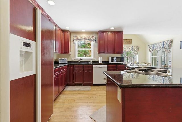 20 Salmon Brook Drive, Nashua, NH 03062