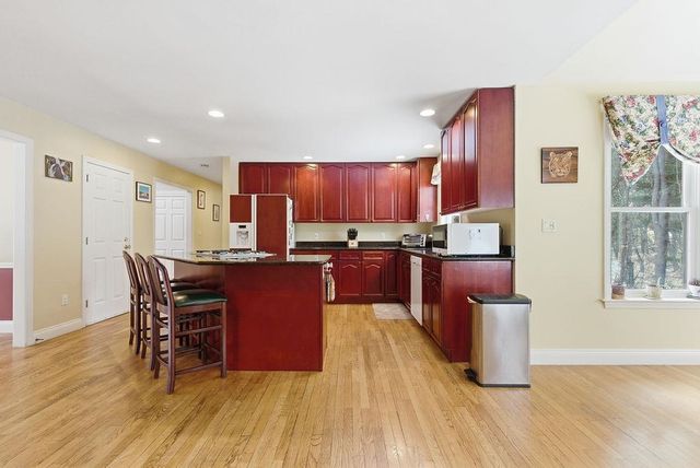 20 Salmon Brook Drive, Nashua, NH 03062