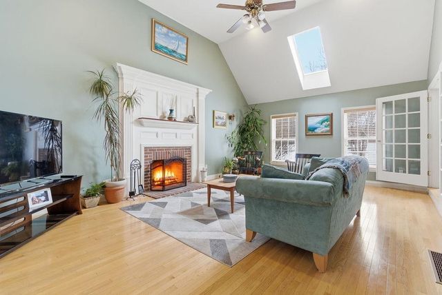 20 Salmon Brook Drive, Nashua, NH 03062