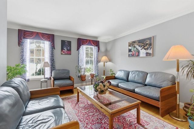 20 Salmon Brook Drive, Nashua, NH 03062