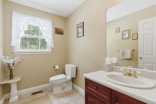 20 Salmon Brook Drive, Nashua, NH 03062