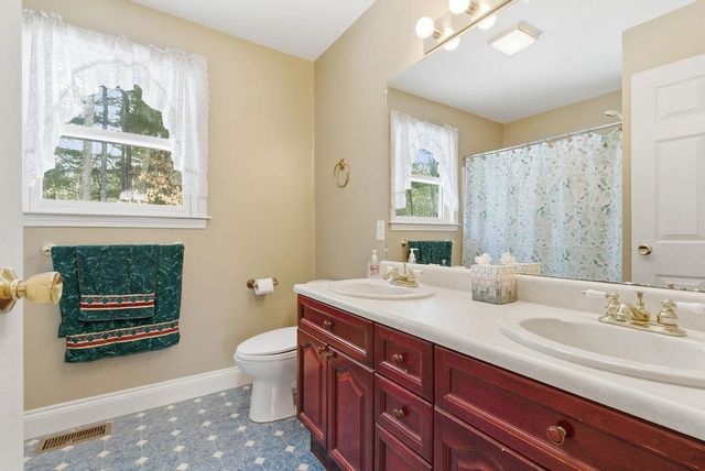 20 Salmon Brook Drive, Nashua, NH 03062