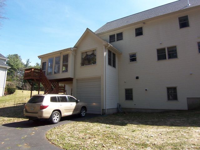 20 Salmon Brook Drive, Nashua, NH 03062