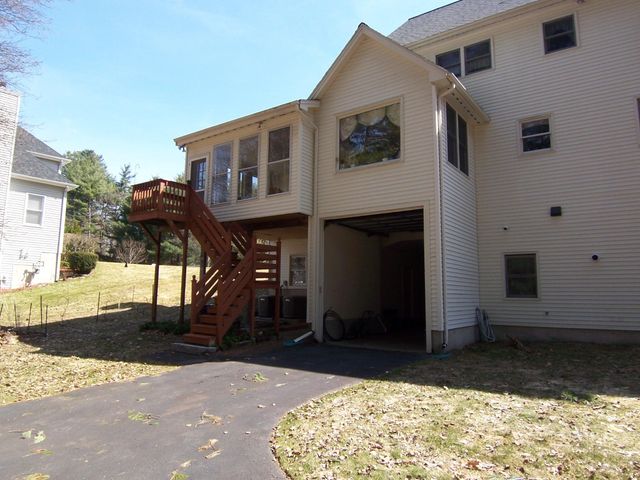 20 Salmon Brook Drive, Nashua, NH 03062