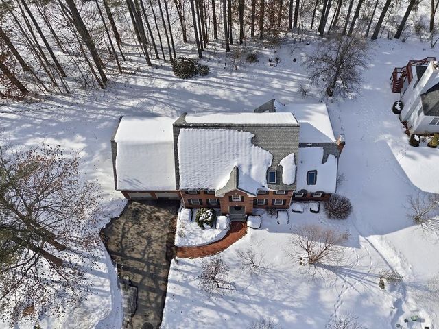 20 Salmon Brook Drive, Nashua, NH 03062