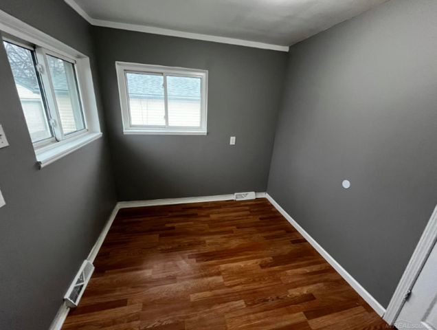 8647 Chalmers Avenue, Warren, MI 48089