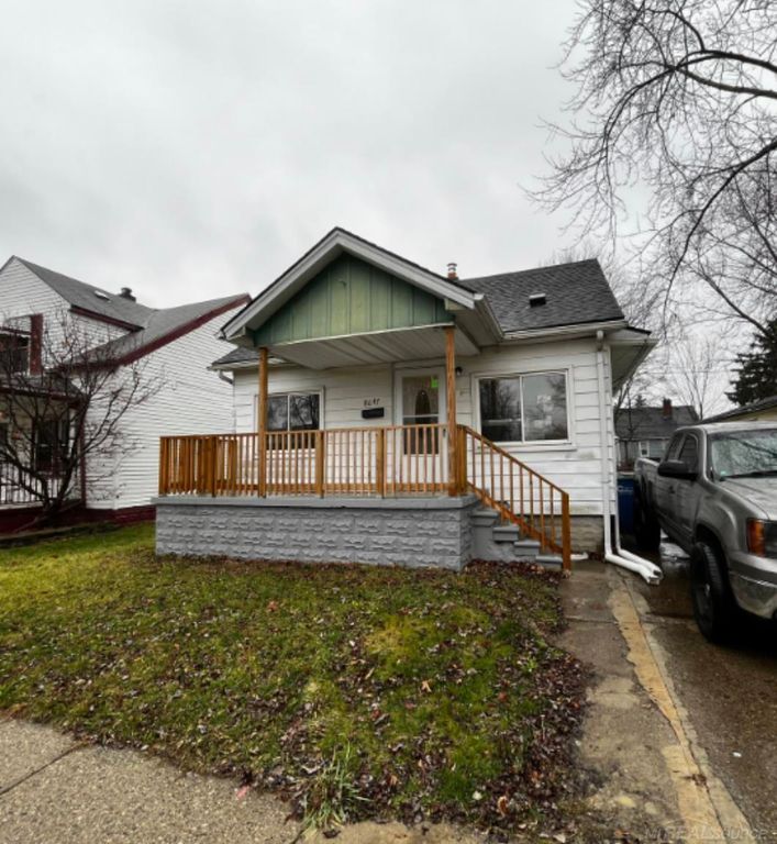 8647 Chalmers Avenue, Warren, MI 48089