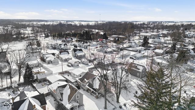 909 S A Street, Elwood, IN 46036