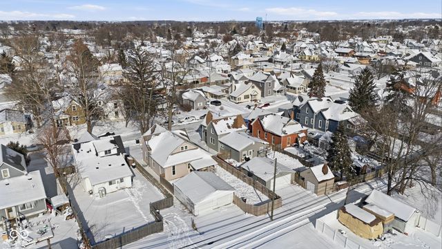 909 S A Street, Elwood, IN 46036