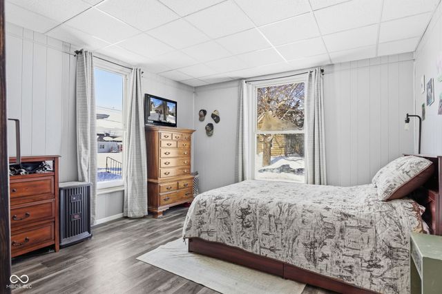 909 S A Street, Elwood, IN 46036