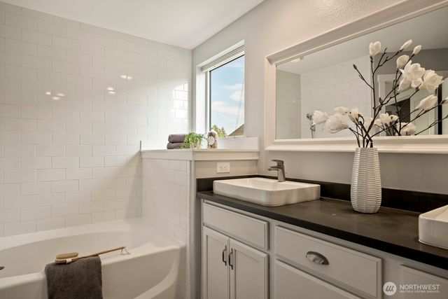 26216 SE 228 AVE Avenue SE, Maple Valley, WA 98038