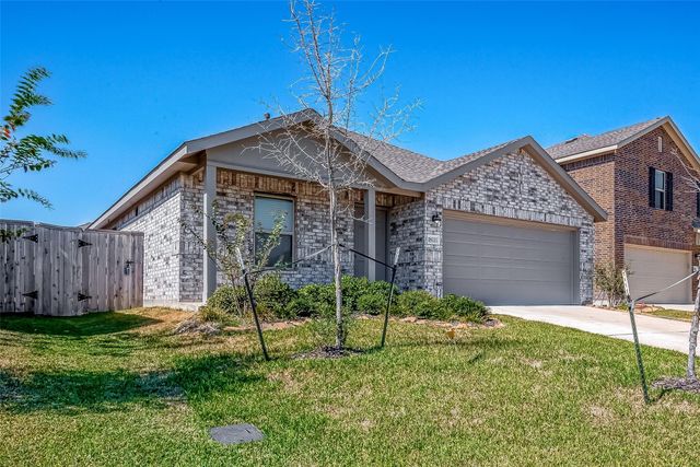 18111 Robin Creek Dr, Hockley, TX 77447