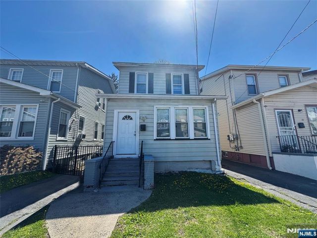 11 Lentz Place, Irvington, NJ 07111