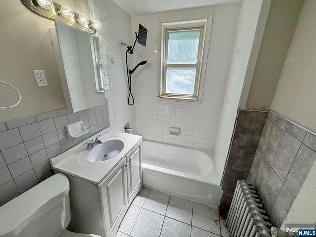 11 Lentz Place, Irvington, NJ 07111