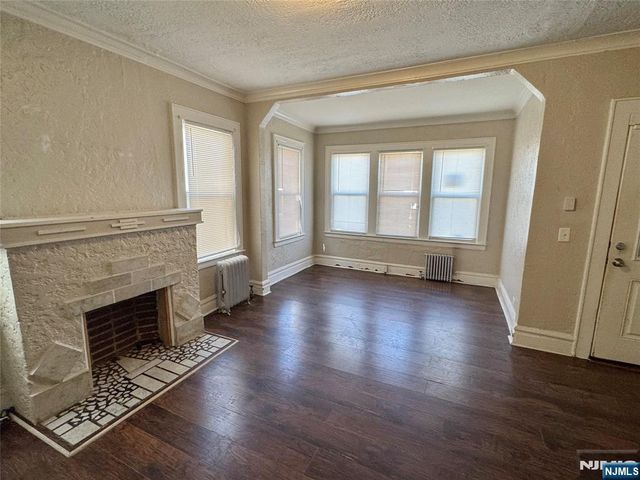 11 Lentz Place, Irvington, NJ 07111