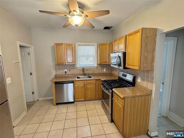 11 Lentz Place, Irvington, NJ 07111