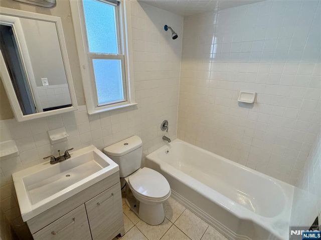 11 Lentz Place, Irvington, NJ 07111