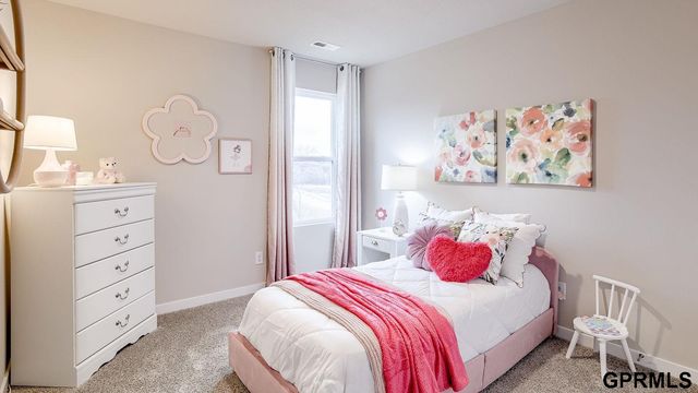 6361 Lawnwood Drive, Papillion, NE 68133