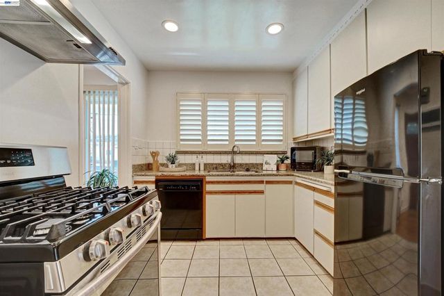 2331 Humphrey Ave, Richmond, CA 94804
