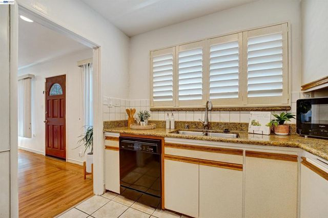 2331 Humphrey Ave, Richmond, CA 94804