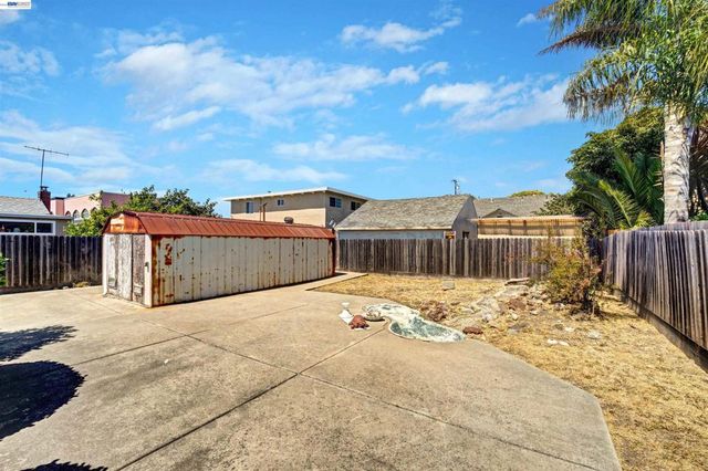 2331 Humphrey Ave, Richmond, CA 94804