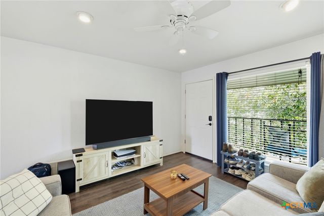 6910 Hart Lane 912, Austin, TX 78731