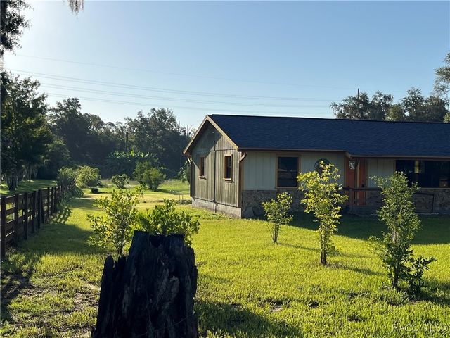 1711 N Croft Avenue, Inverness, FL 34453