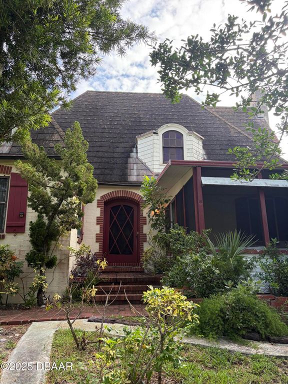 1931 S Peninsula Drive, Daytona Beach, FL 32118