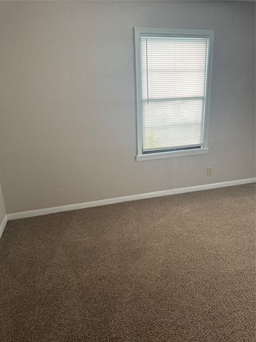 6006 Sayle Street, Greenville, TX 75402