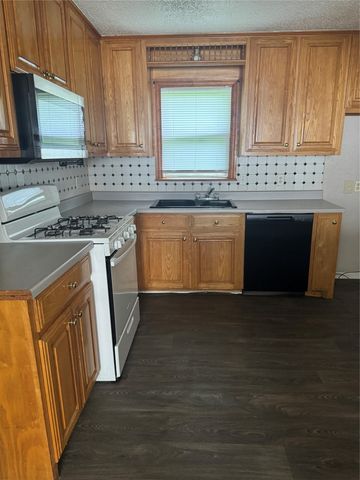 6006 Sayle Street, Greenville, TX 75402