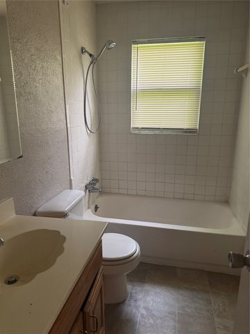 6006 Sayle Street, Greenville, TX 75402
