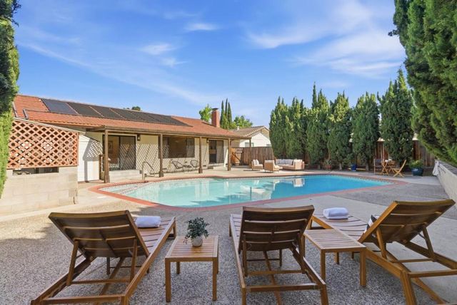 1547 Grackle Way, Sunnyvale, CA 94087