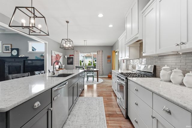 10223 Buttonwood Pass, Leo, IN 46765