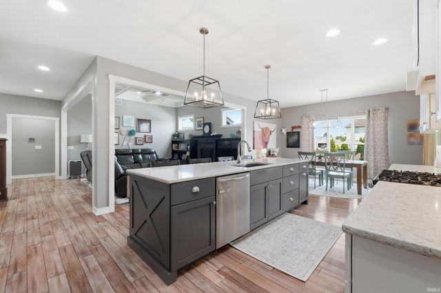 10223 Buttonwood Pass, Leo, IN 46765