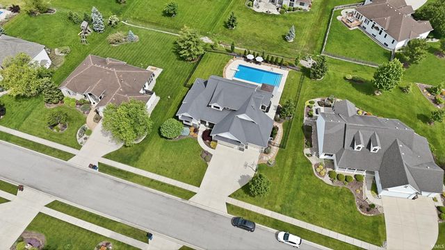 10223 Buttonwood Pass, Leo, IN 46765