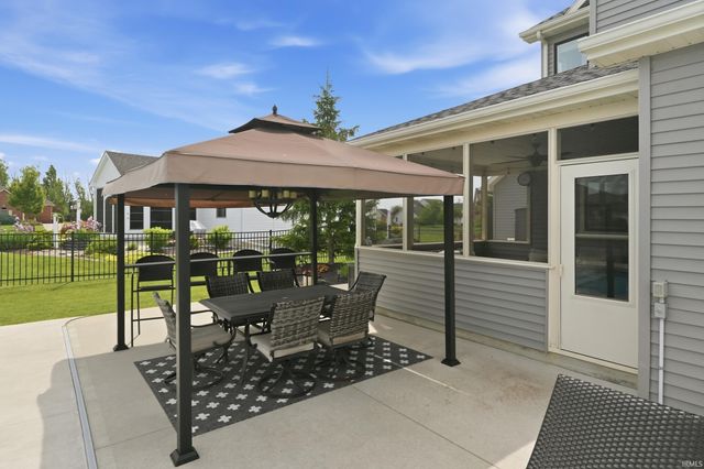 10223 Buttonwood Pass, Leo, IN 46765