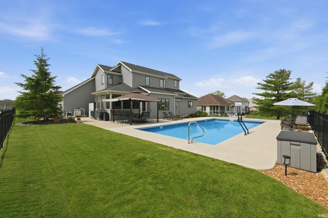 10223 Buttonwood Pass, Leo, IN 46765