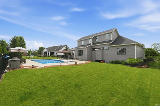 10223 Buttonwood Pass, Leo, IN 46765