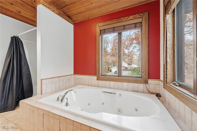 2495 Vermilion Road, Vermilion, OH 44089