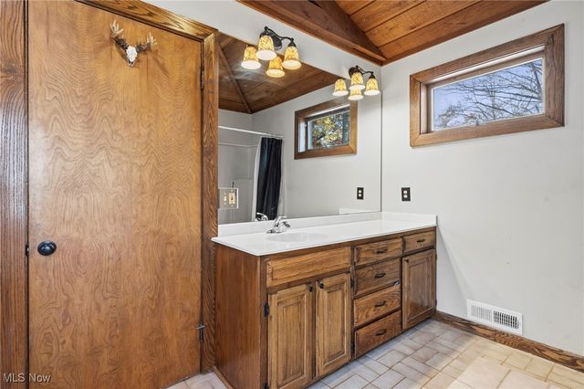 2495 Vermilion Road, Vermilion, OH 44089