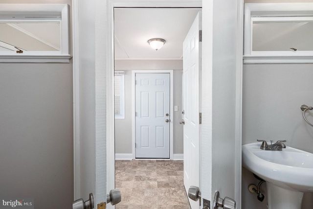 2557 WHITEHORSE MERCERVILLE, Hamilton Township, NJ 08619