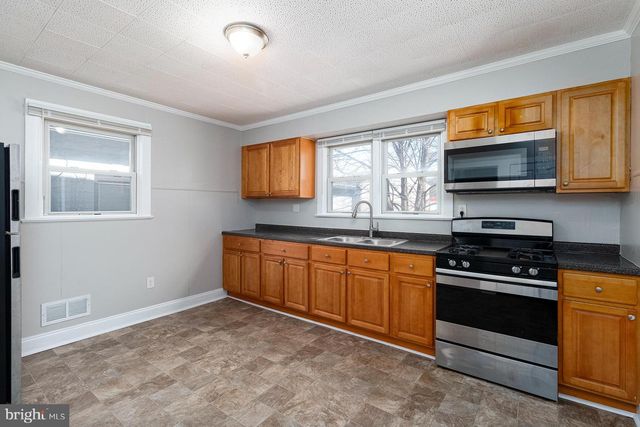 2557 WHITEHORSE MERCERVILLE, Hamilton Township, NJ 08619