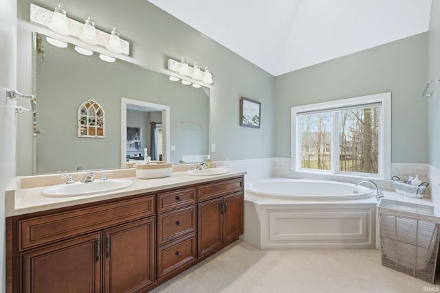 12330 McKays Pt, Fort Wayne, IN 46814