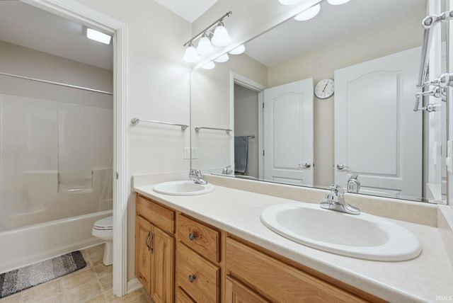 12330 McKays Pt, Fort Wayne, IN 46814